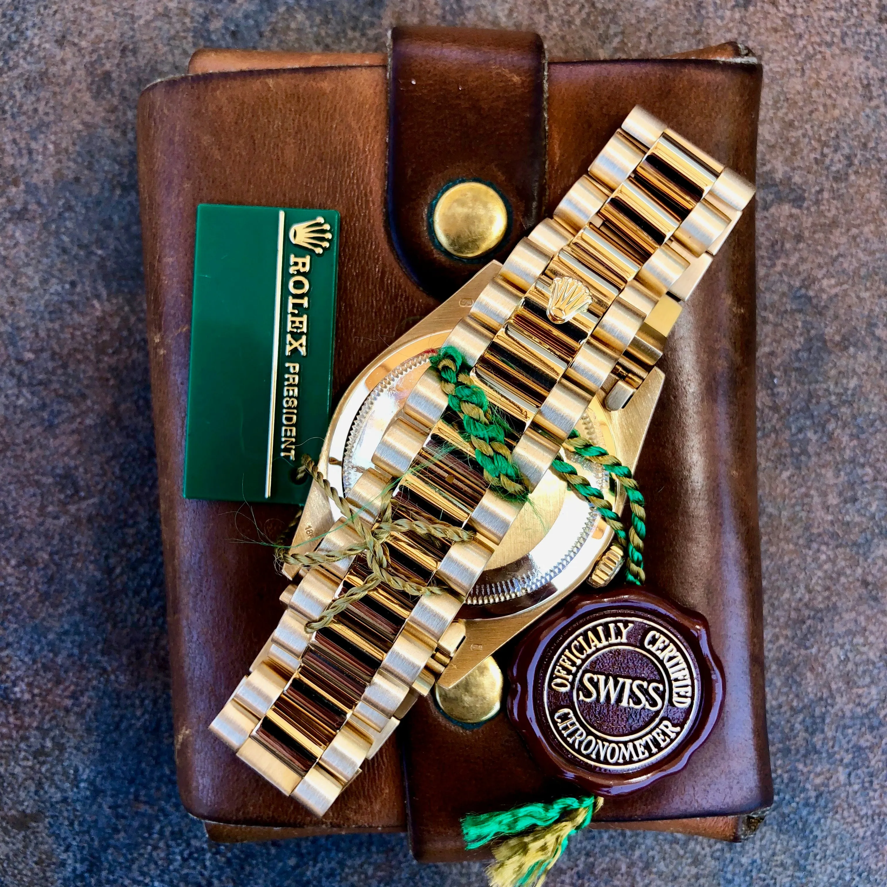 1990 Rolex President 18238 Day Date 18K Yellow Gold Silver Stick "E" Serial Box Papers MINT