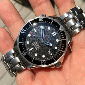 Omega Seamaster 212.30.41.20.01.002 Co-Axial 41mm Steel Black Wave Dial Wristwatch Box and Papers