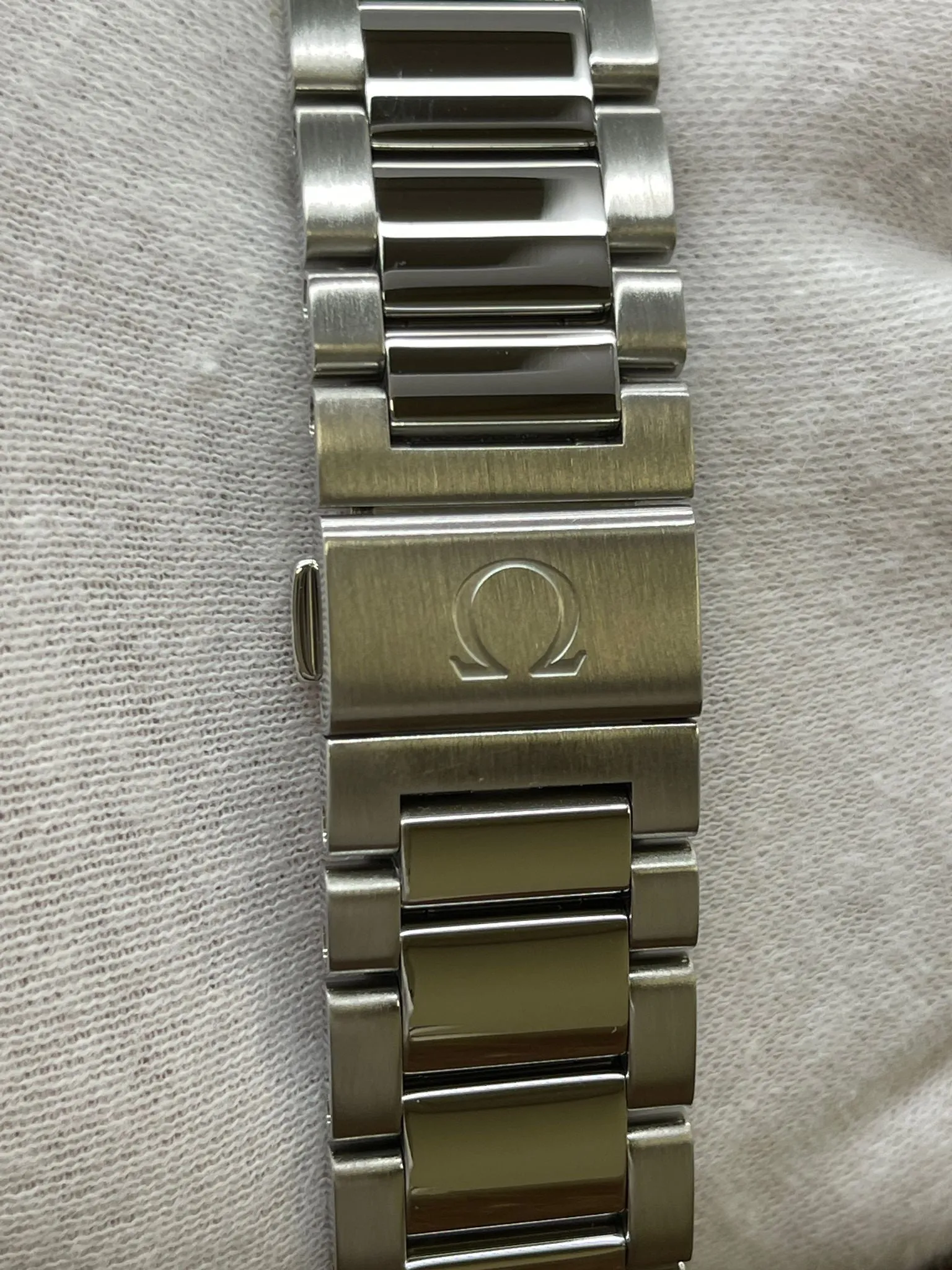 Omega Seamaster Aqua Terra Spectre 007 James Bond 231.10.42.21.03.004 Blue Pattern Dial Automatic Men's Watch
