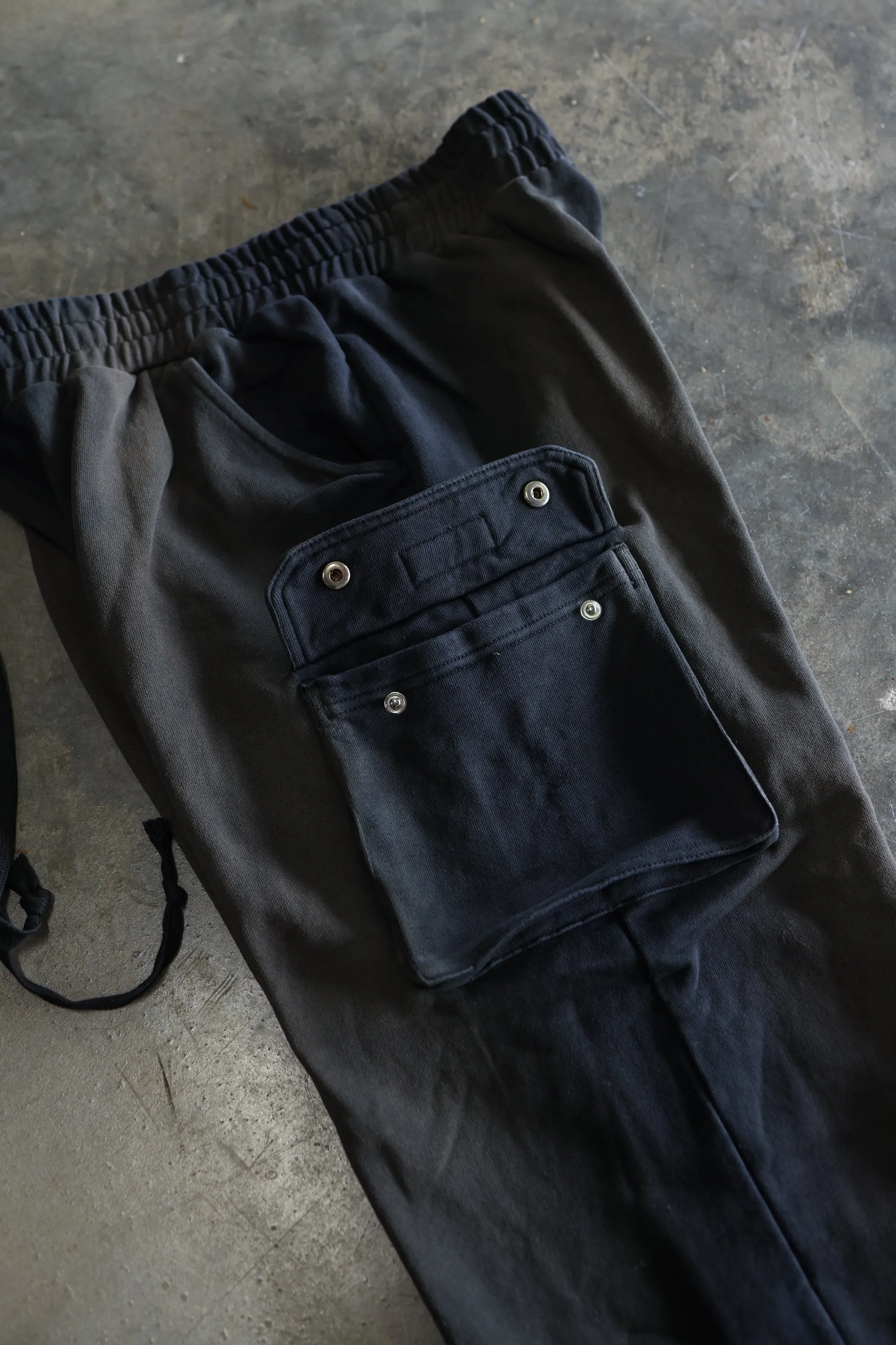 ORIGIN GLOW BAGGY CARGO SWEATS - OMBRE