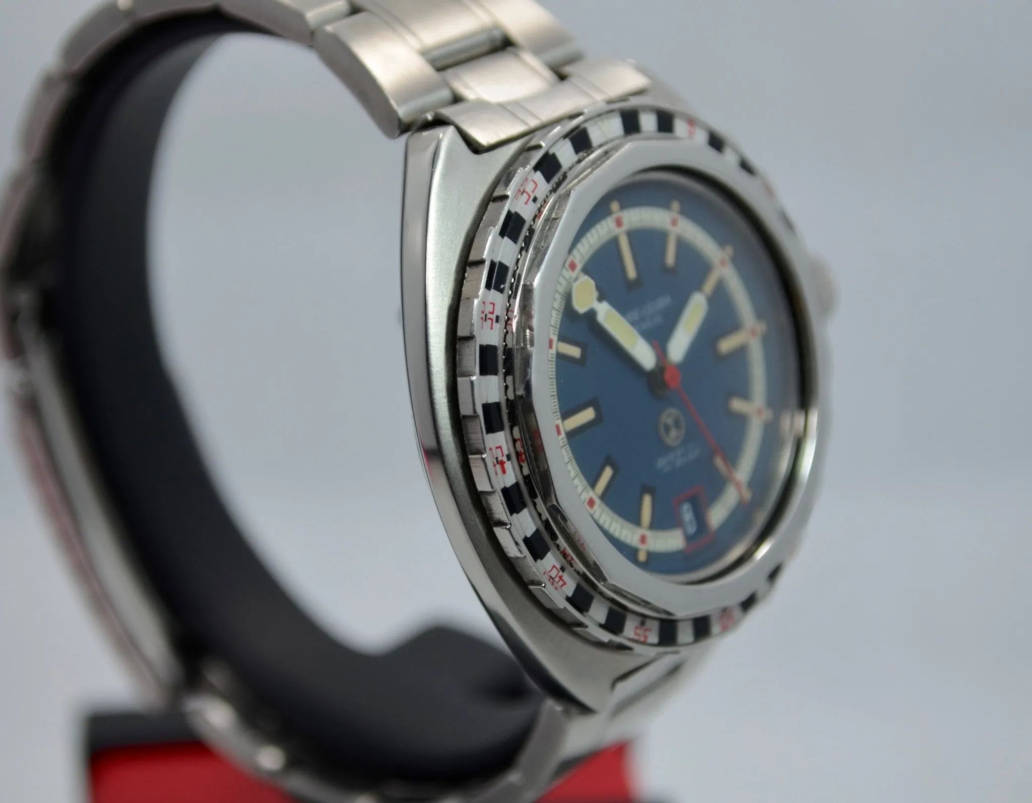 Vintage Favre Leuba Deep Blue 59863 Roulette Stainless Steel Divers Wristwatch