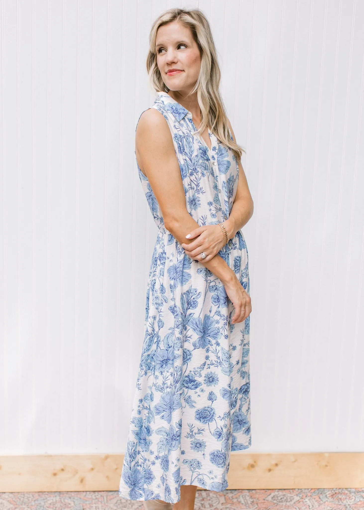 XZ Blue White Floral Sleeveless Midi Dress